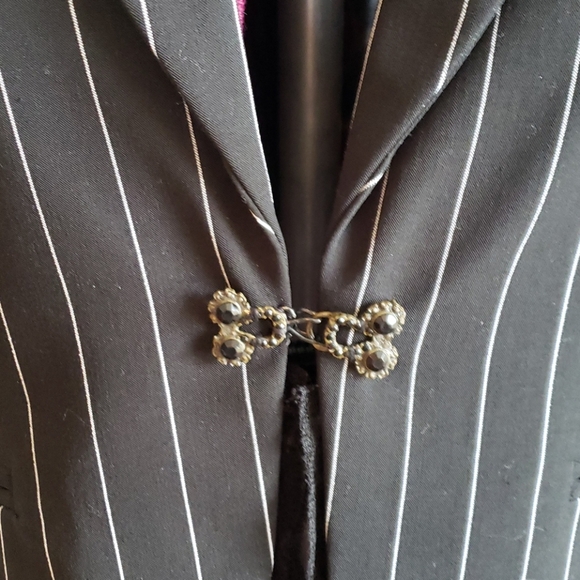 Ladies Jacket - Picture 2 of 6